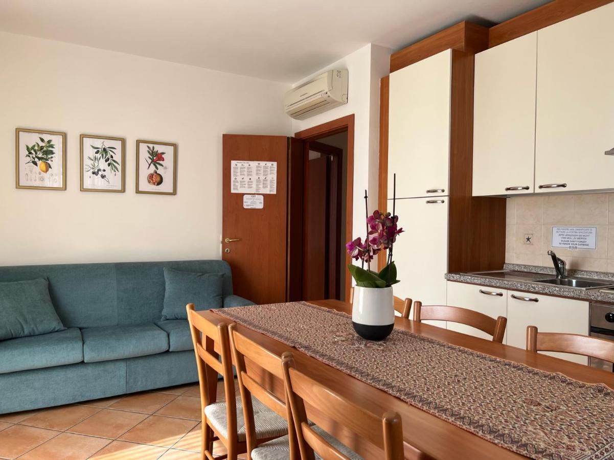 Appartamenti Baia Azzurra 5. Torbole Sul Garda Exterior foto