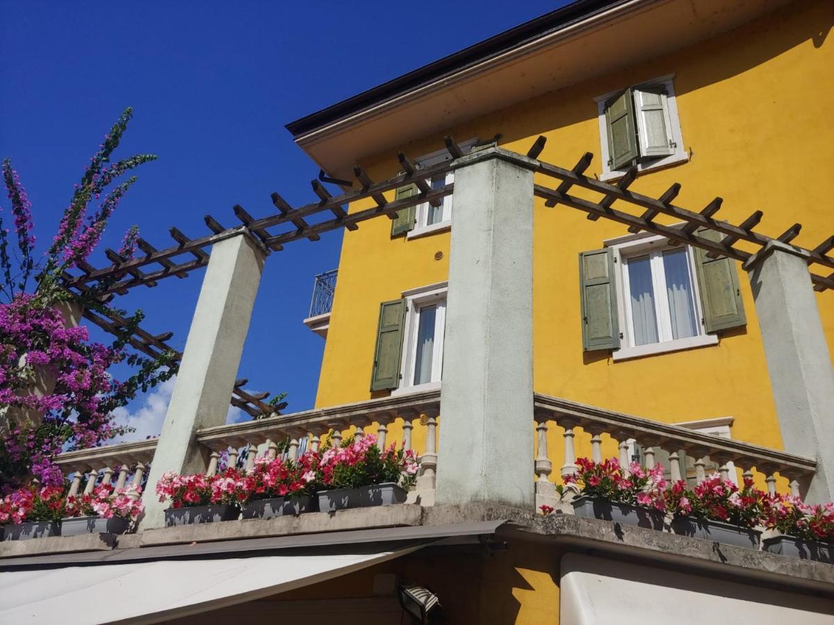 Appartamenti Baia Azzurra 5. Torbole Sul Garda Exterior foto